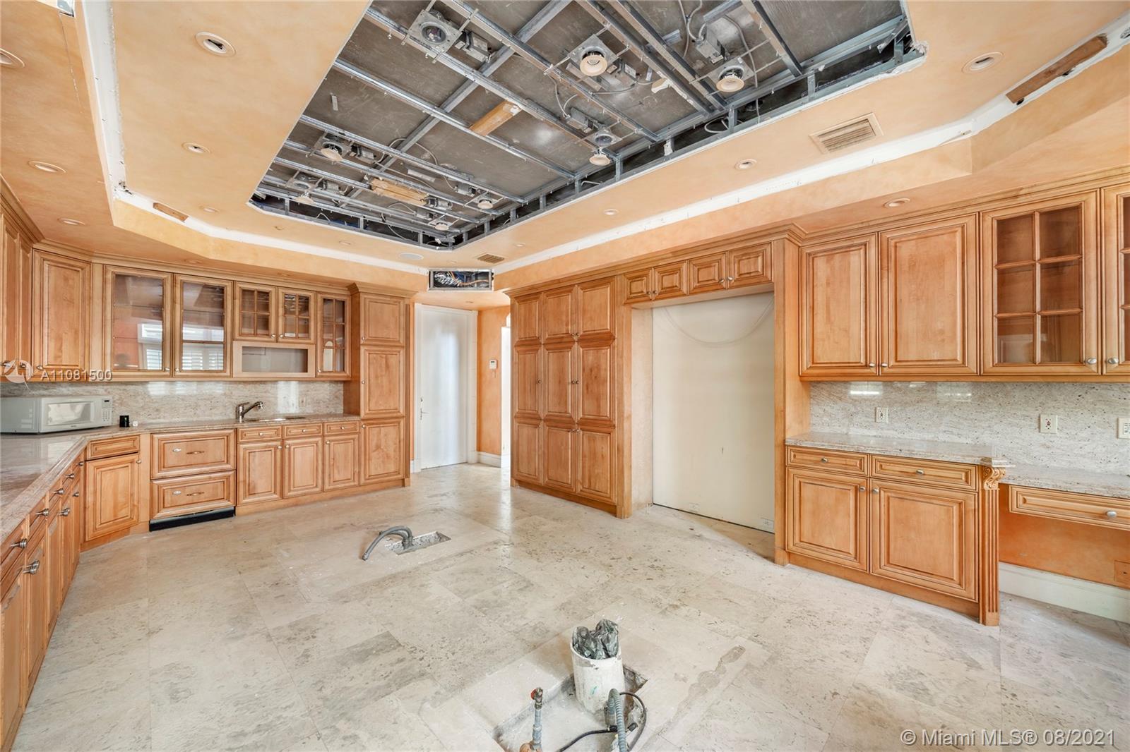 DEL LAGO ISLE - Residential