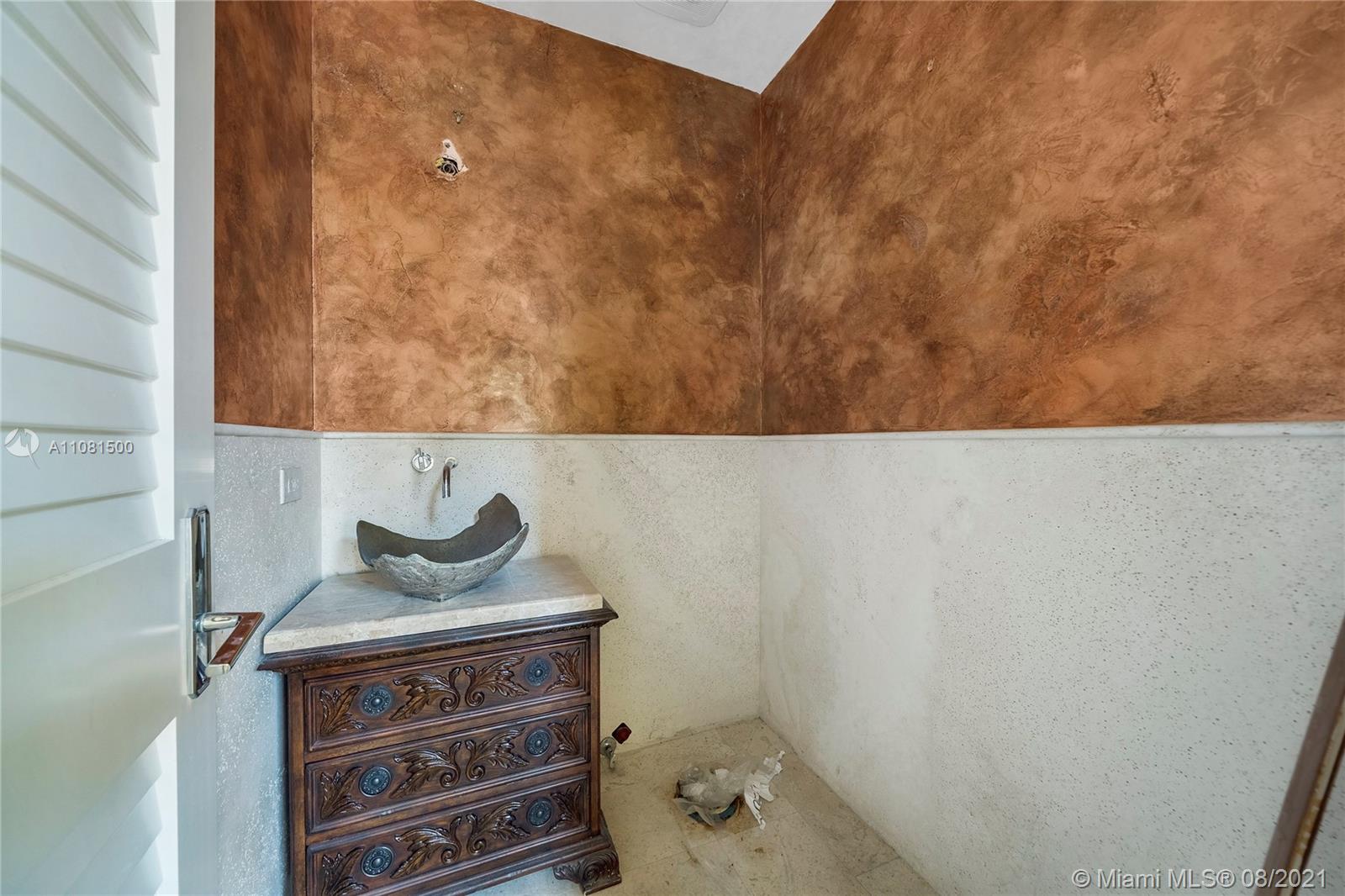 DEL LAGO ISLE - Residential