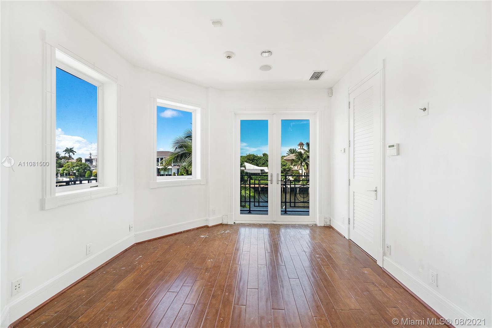 DEL LAGO ISLE - Residential