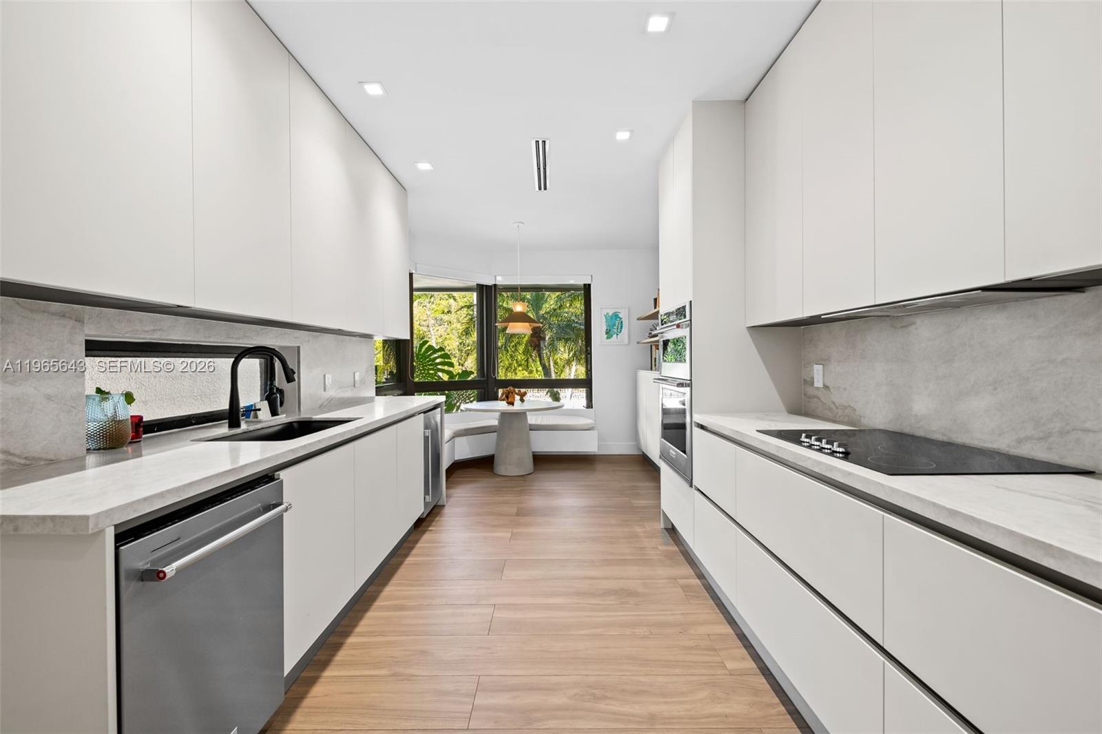 HIDDEN COVE TOWNHOUSES - Residential