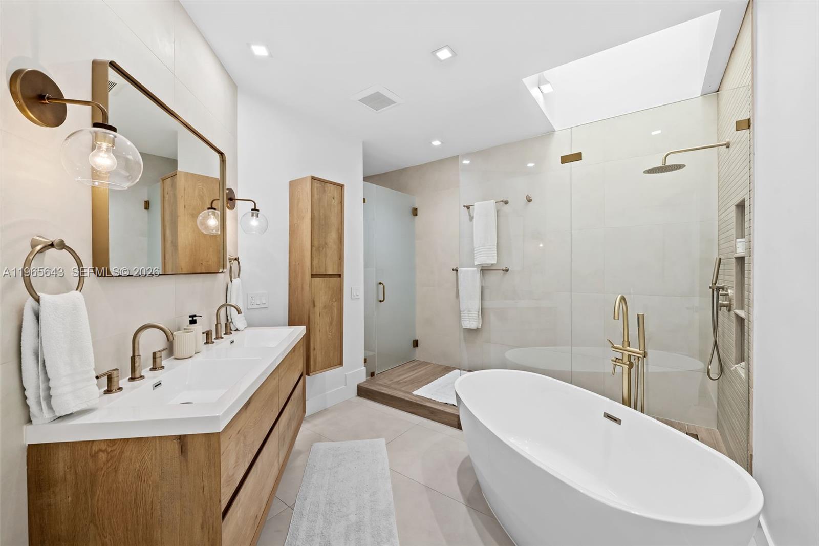 HIDDEN COVE TOWNHOUSES - Residential