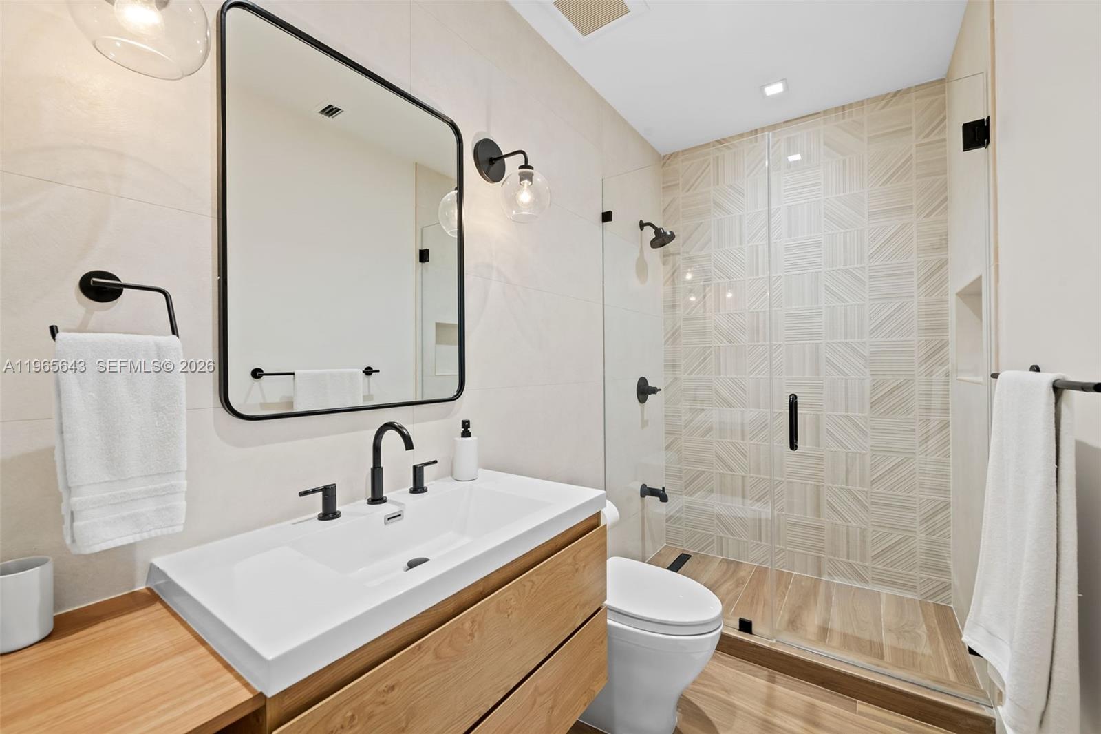 HIDDEN COVE TOWNHOUSES - Residential