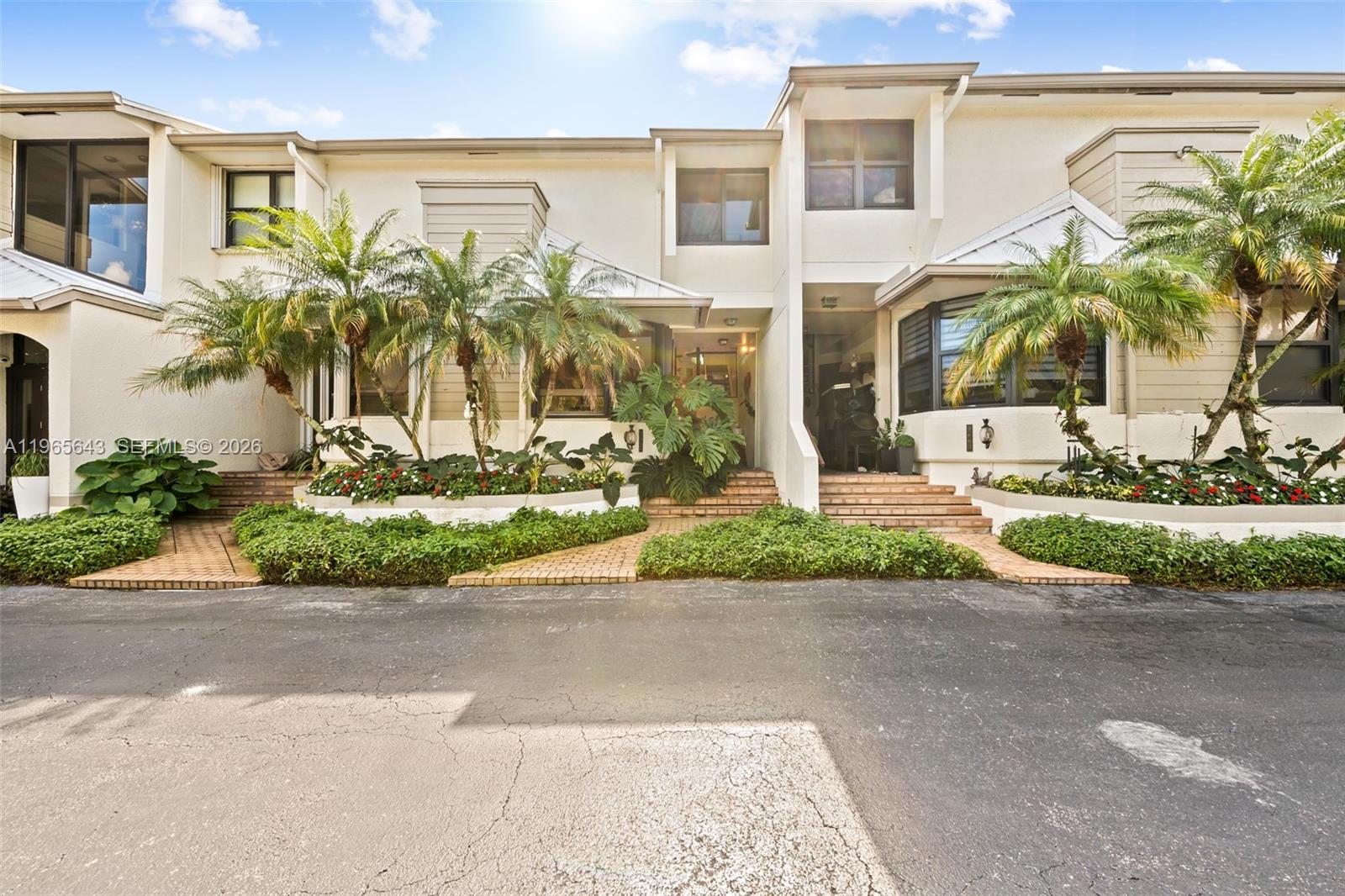 HIDDEN COVE TOWNHOUSES - Residential