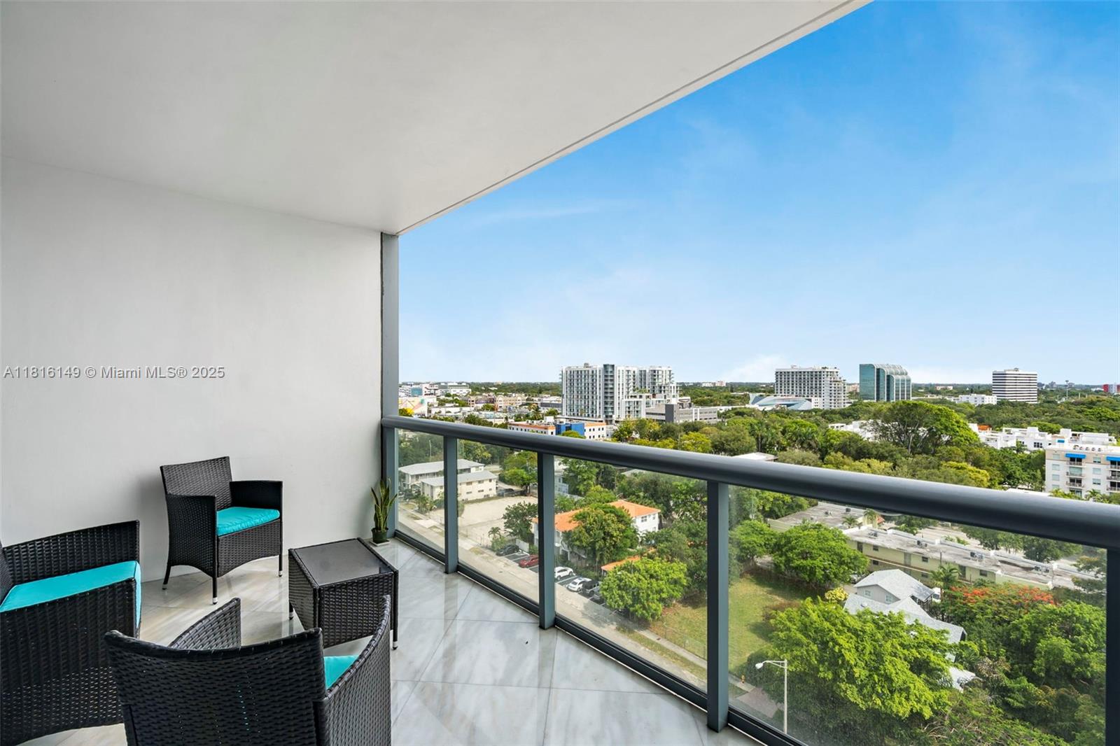 BLUE CONDO - Residential