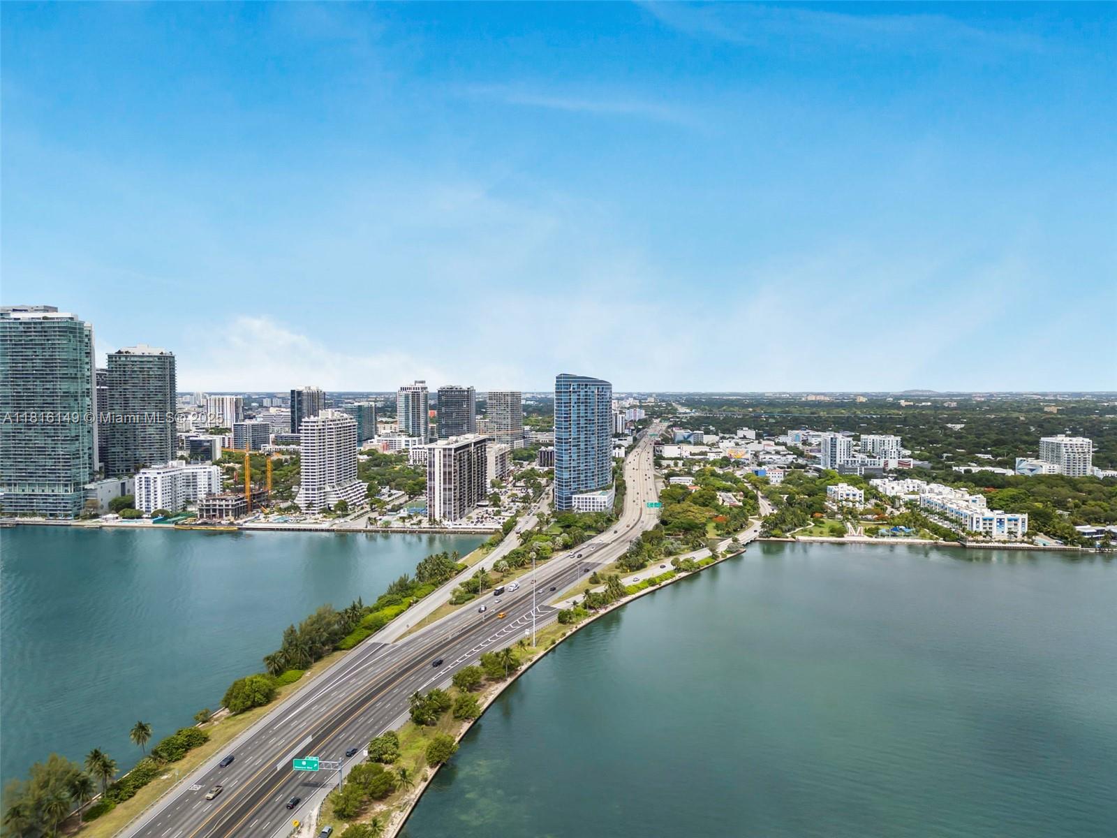 BLUE CONDO - Residential