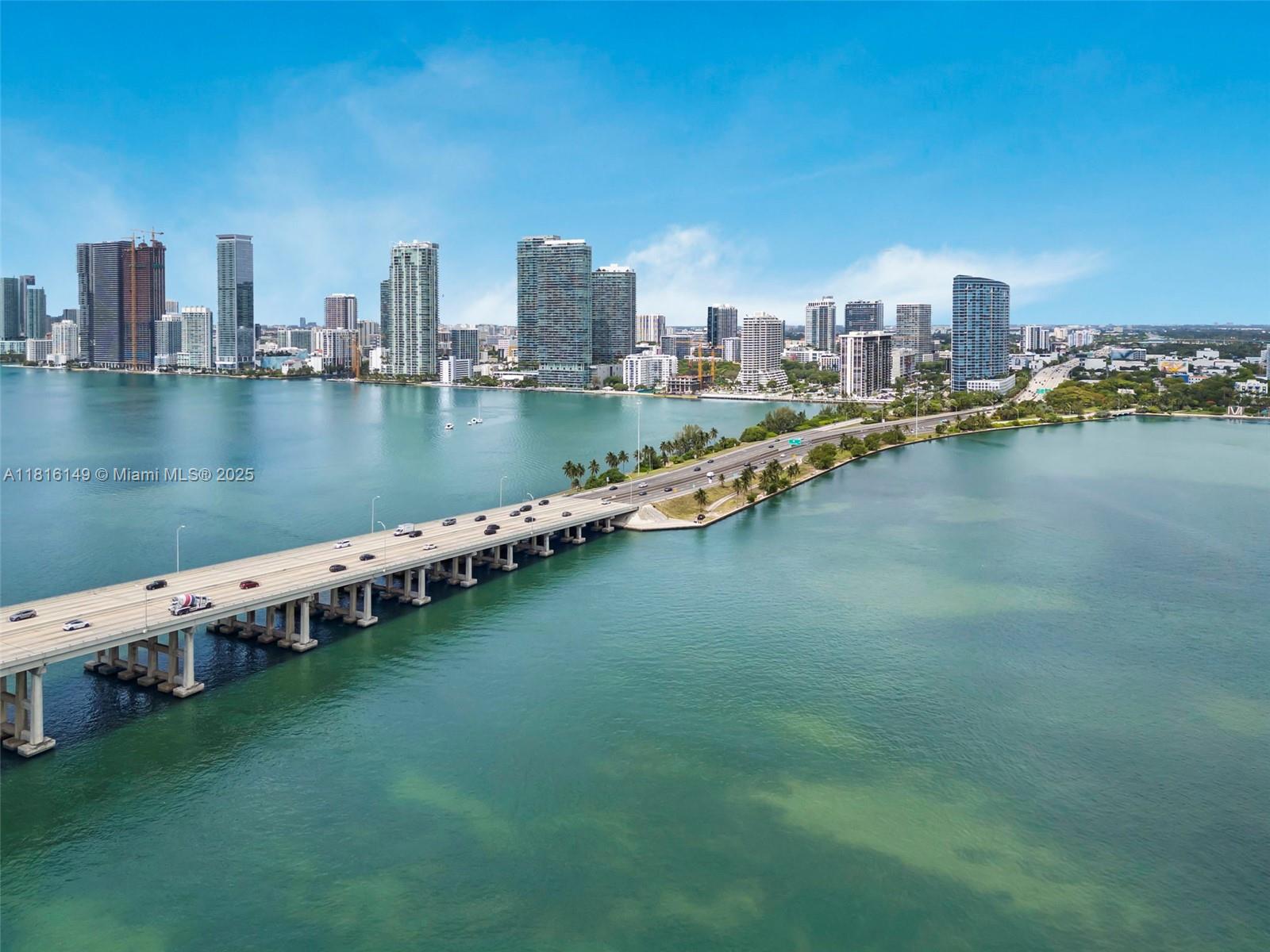 BLUE CONDO - Residential