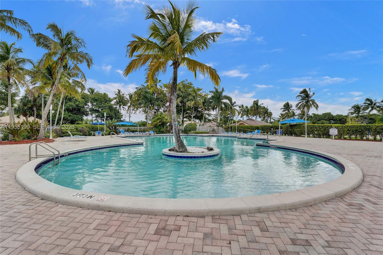 PEMBROKE ISLES 1 - Residential