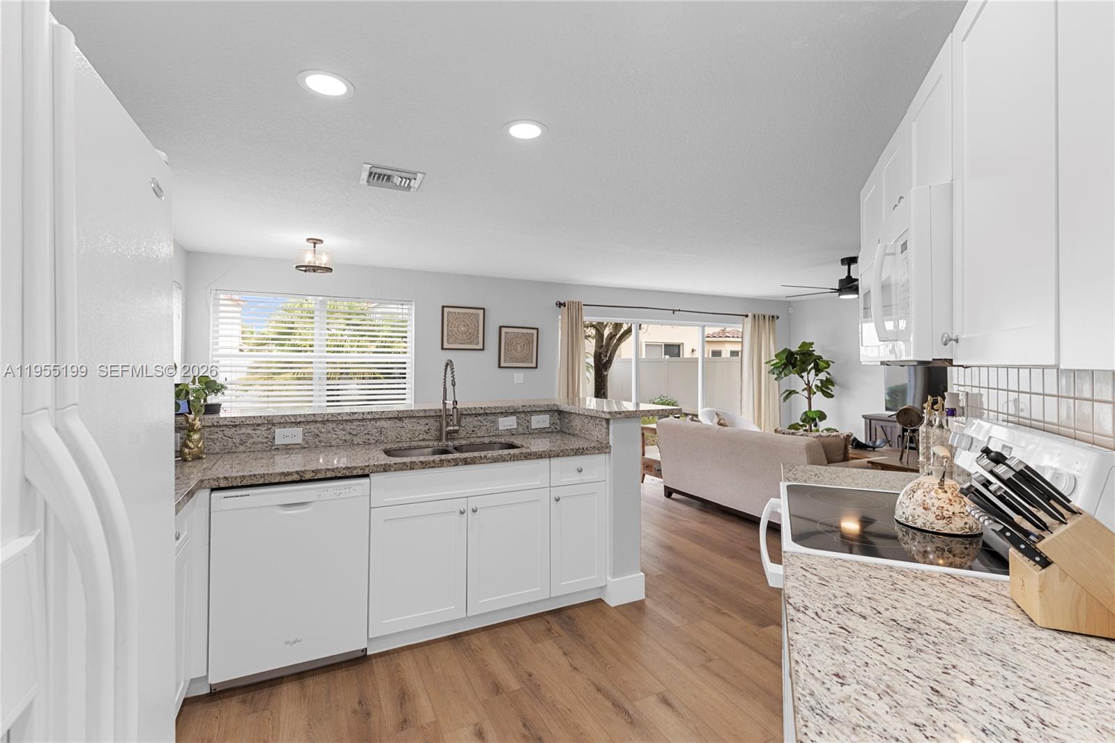 PEMBROKE ISLES 1 - Residential