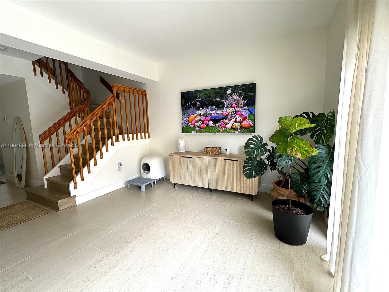 SIENNA VILLAS CONDO - Residential Lease