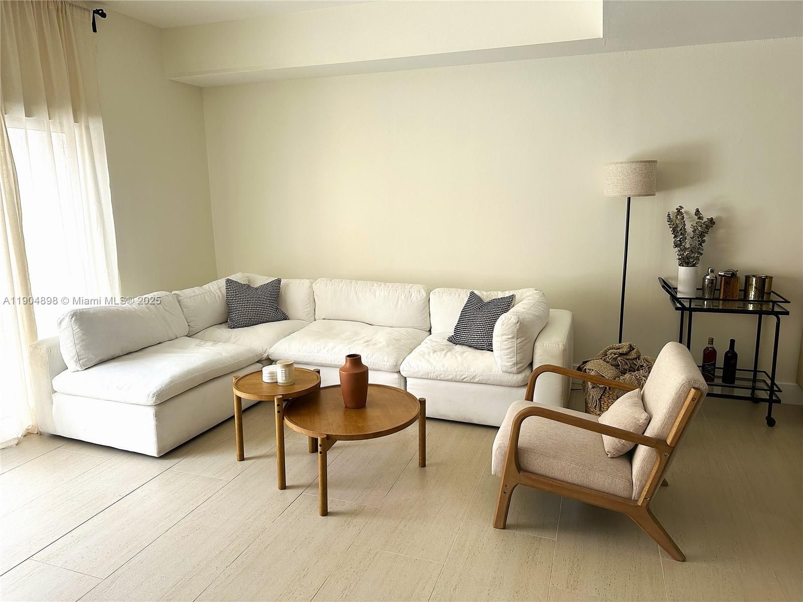 SIENNA VILLAS CONDO - Residential Lease