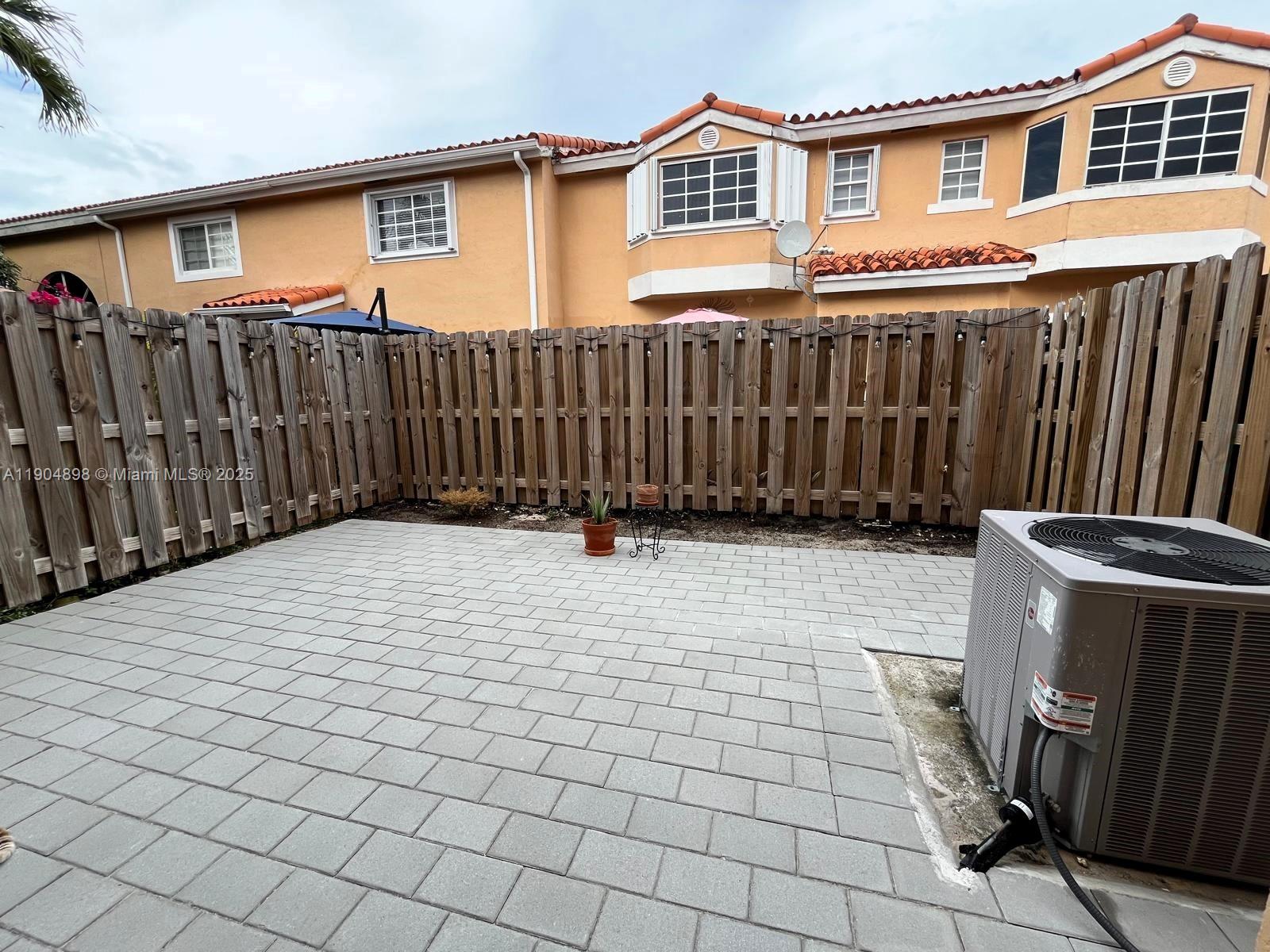 SIENNA VILLAS CONDO - Residential Lease