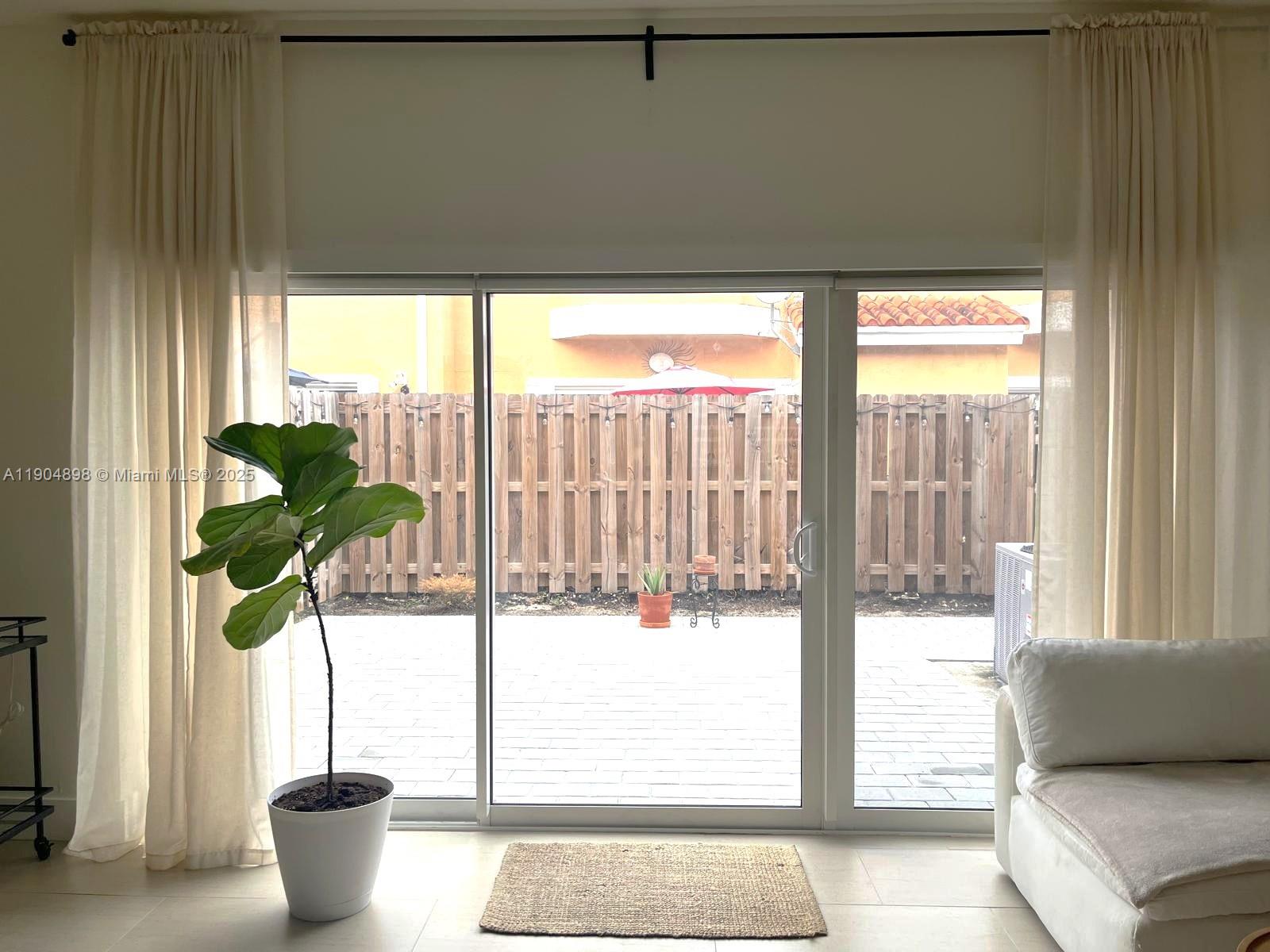 SIENNA VILLAS CONDO - Residential Lease