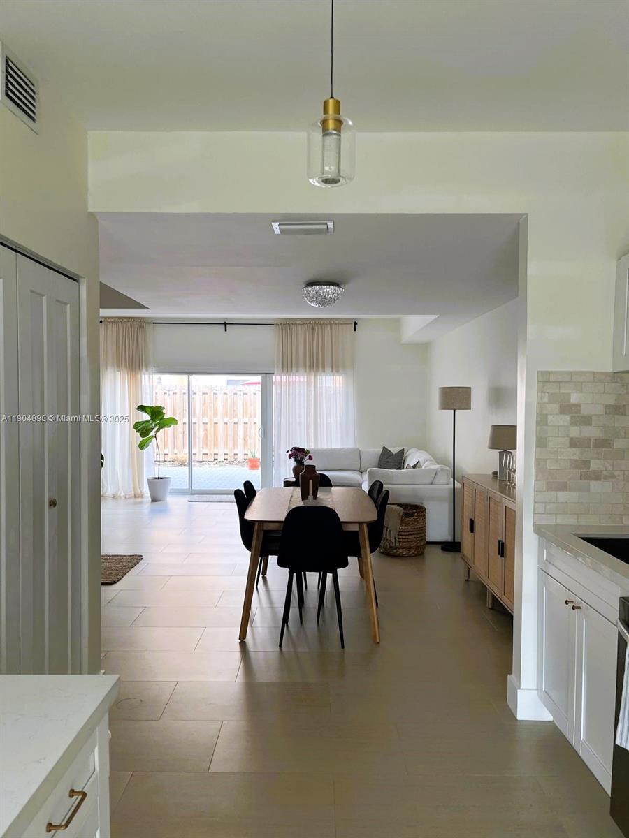 SIENNA VILLAS CONDO - Residential Lease