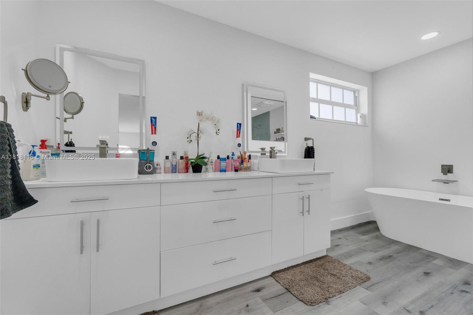 PRINCETONIAN ESTATES - Residential