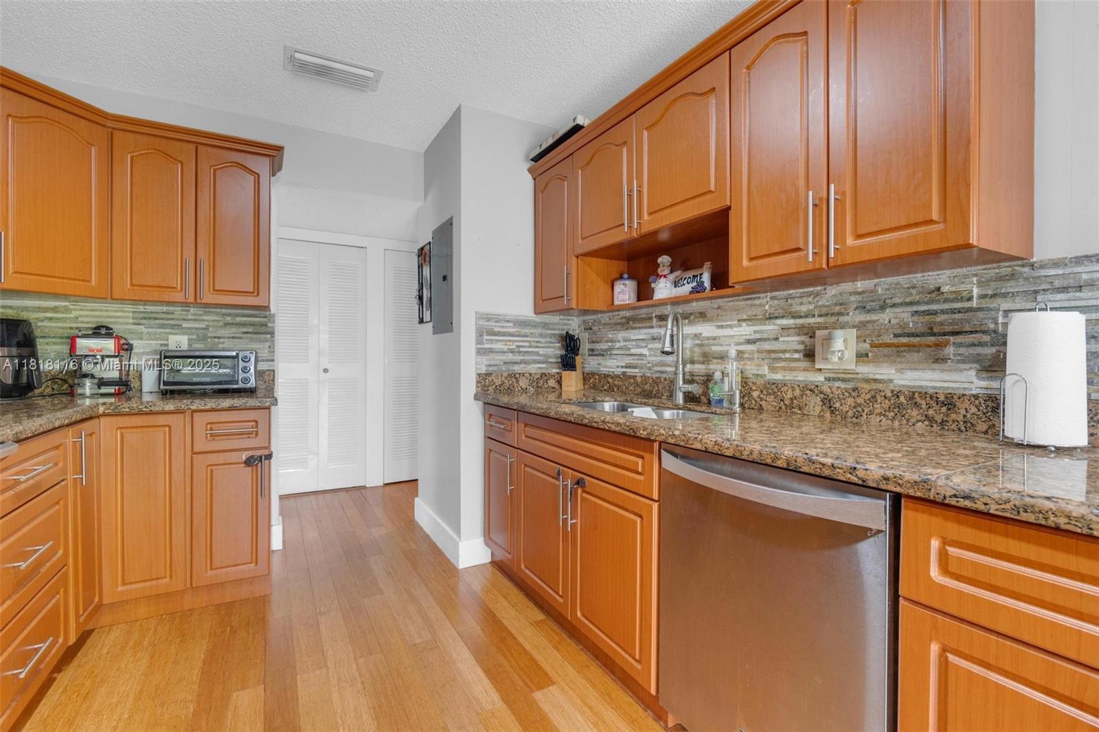 PRINCETONIAN ESTATES - Residential