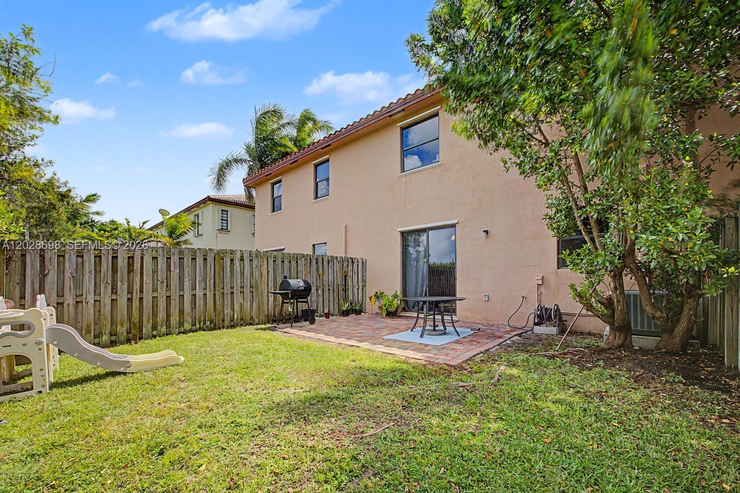 BAYWINDS OF GALAPAGOS - Residential