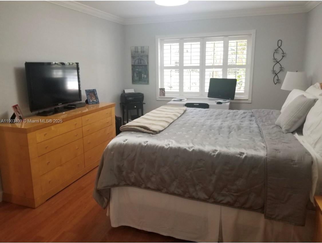 PINE CREST VILLAGE II AT - Residential Lease