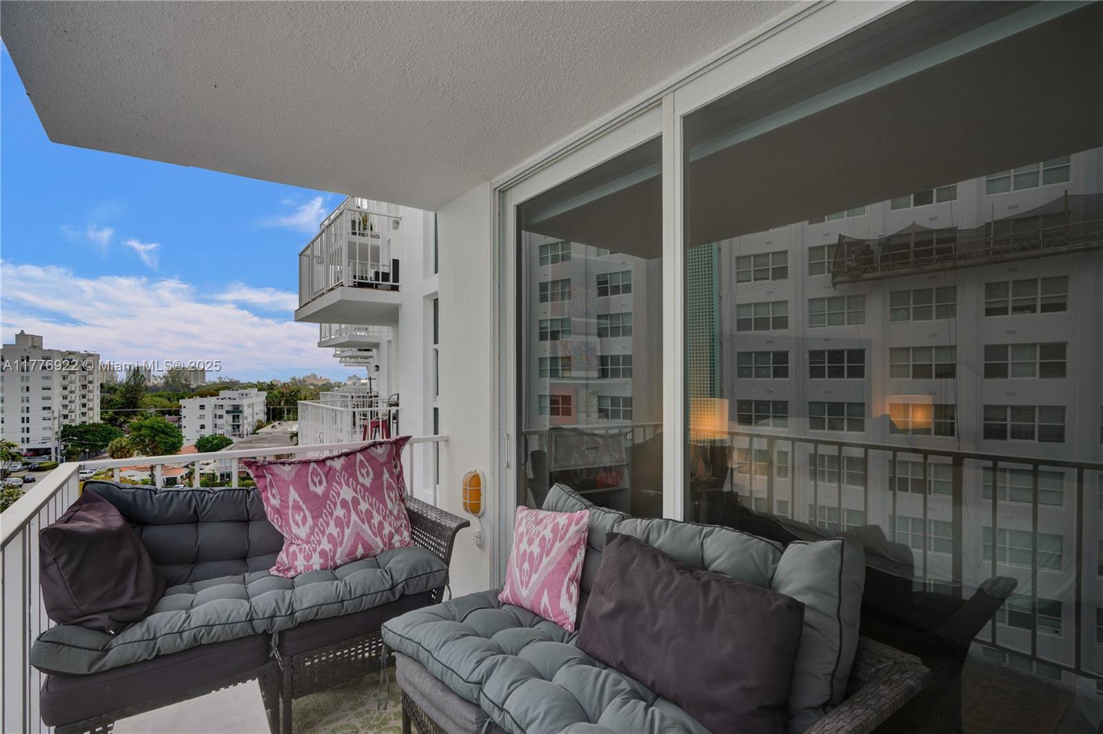 BAYVIEW TERR CONDO - Residential