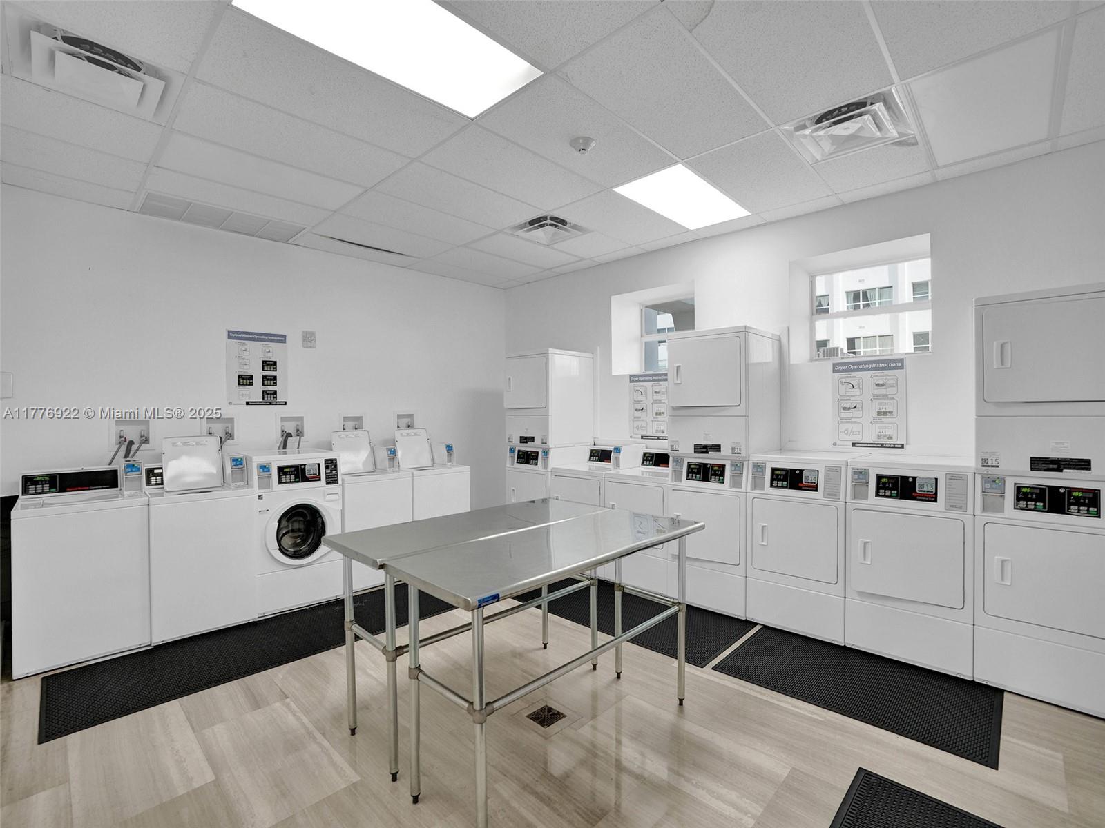 BAYVIEW TERR CONDO - Residential