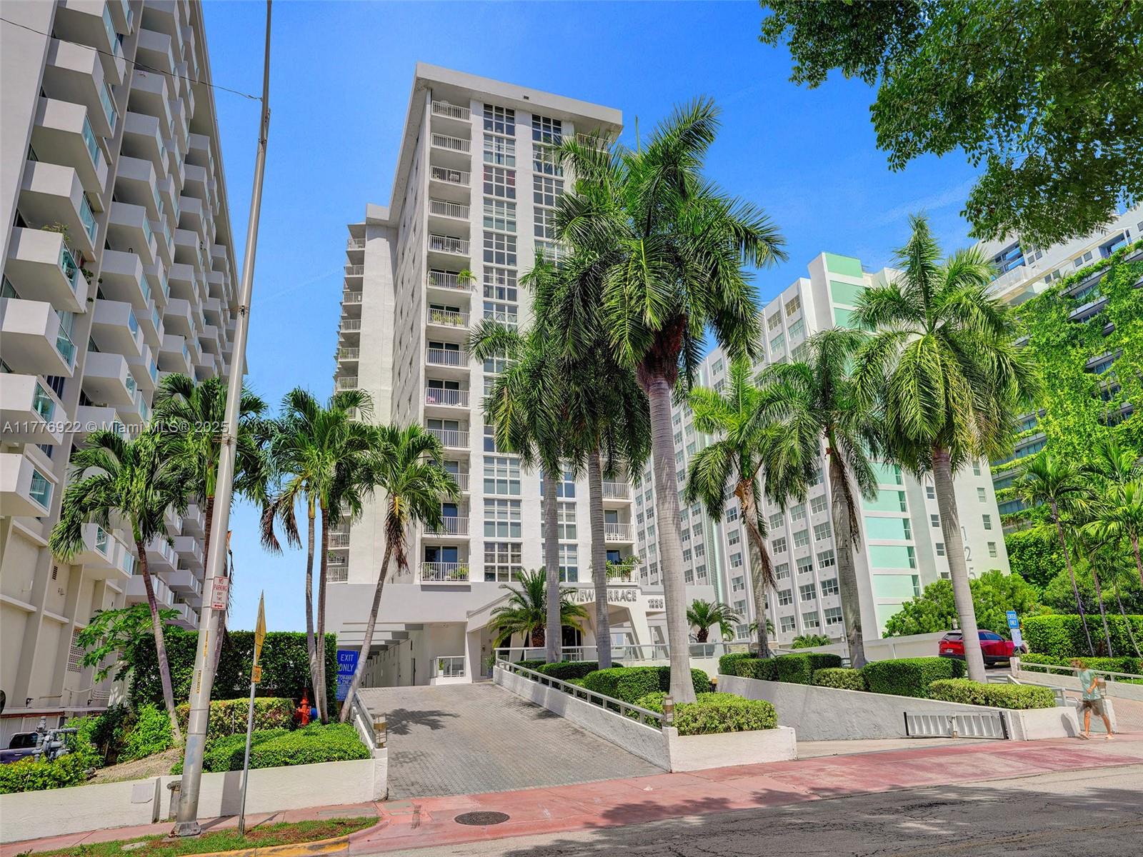 BAYVIEW TERR CONDO - Residential