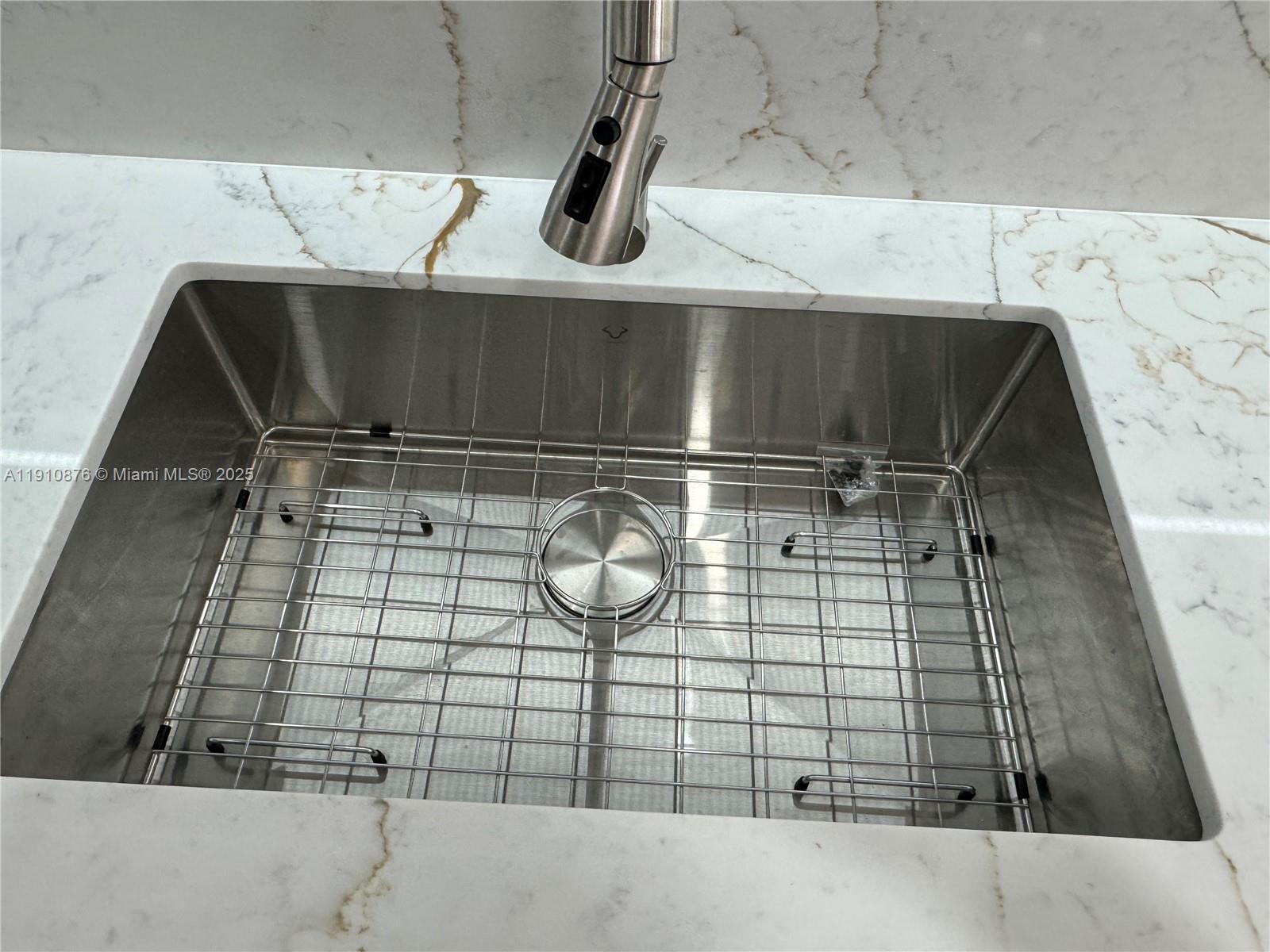 DEL PRADO MARINA - Residential Lease