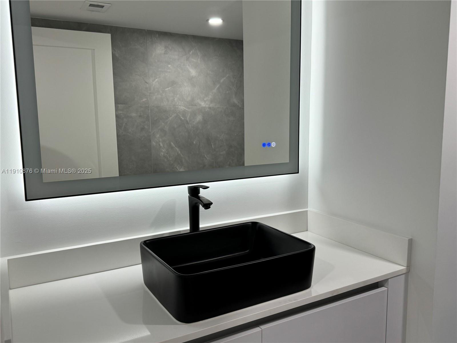 DEL PRADO MARINA - Residential Lease