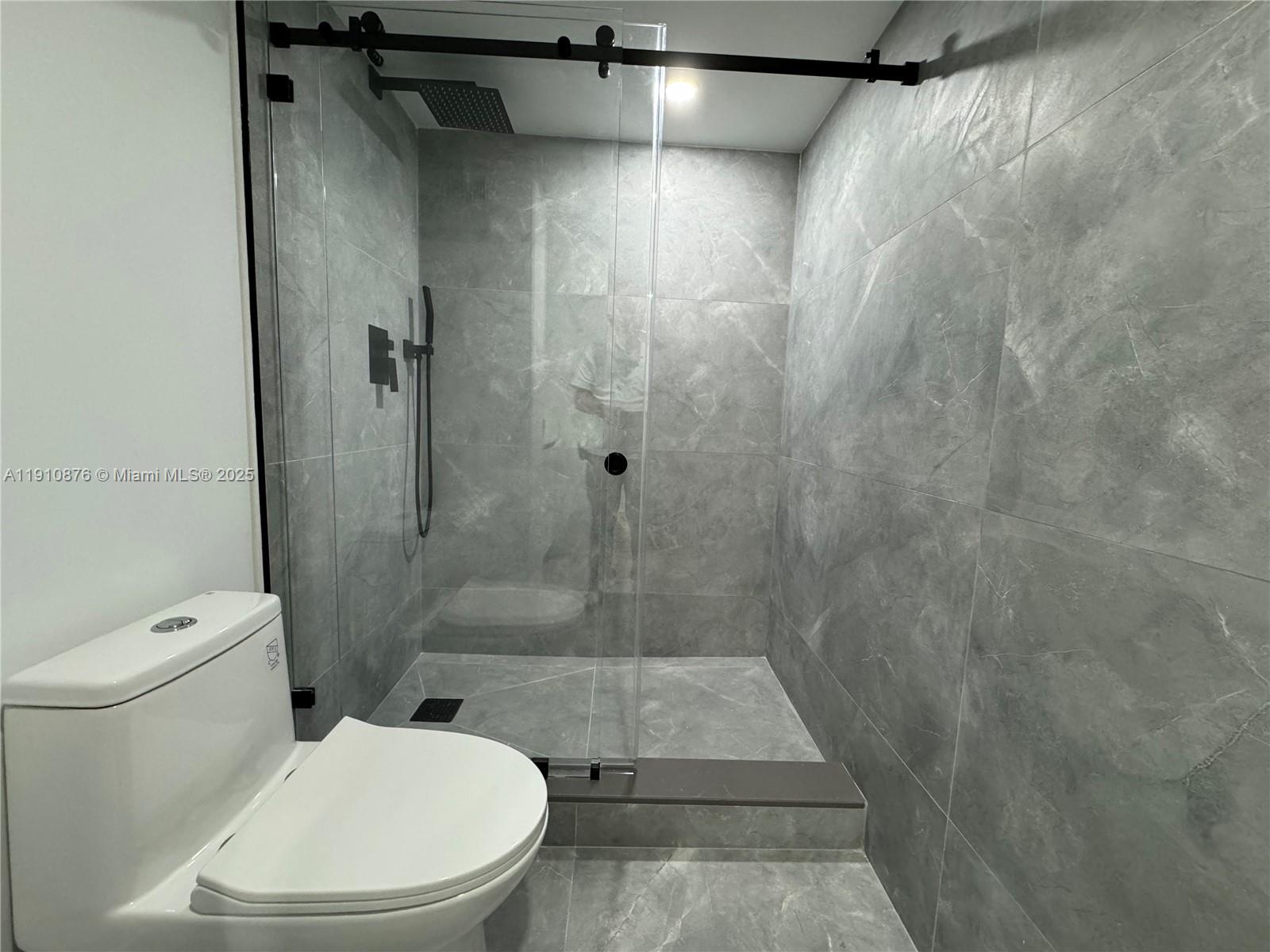 DEL PRADO MARINA - Residential Lease