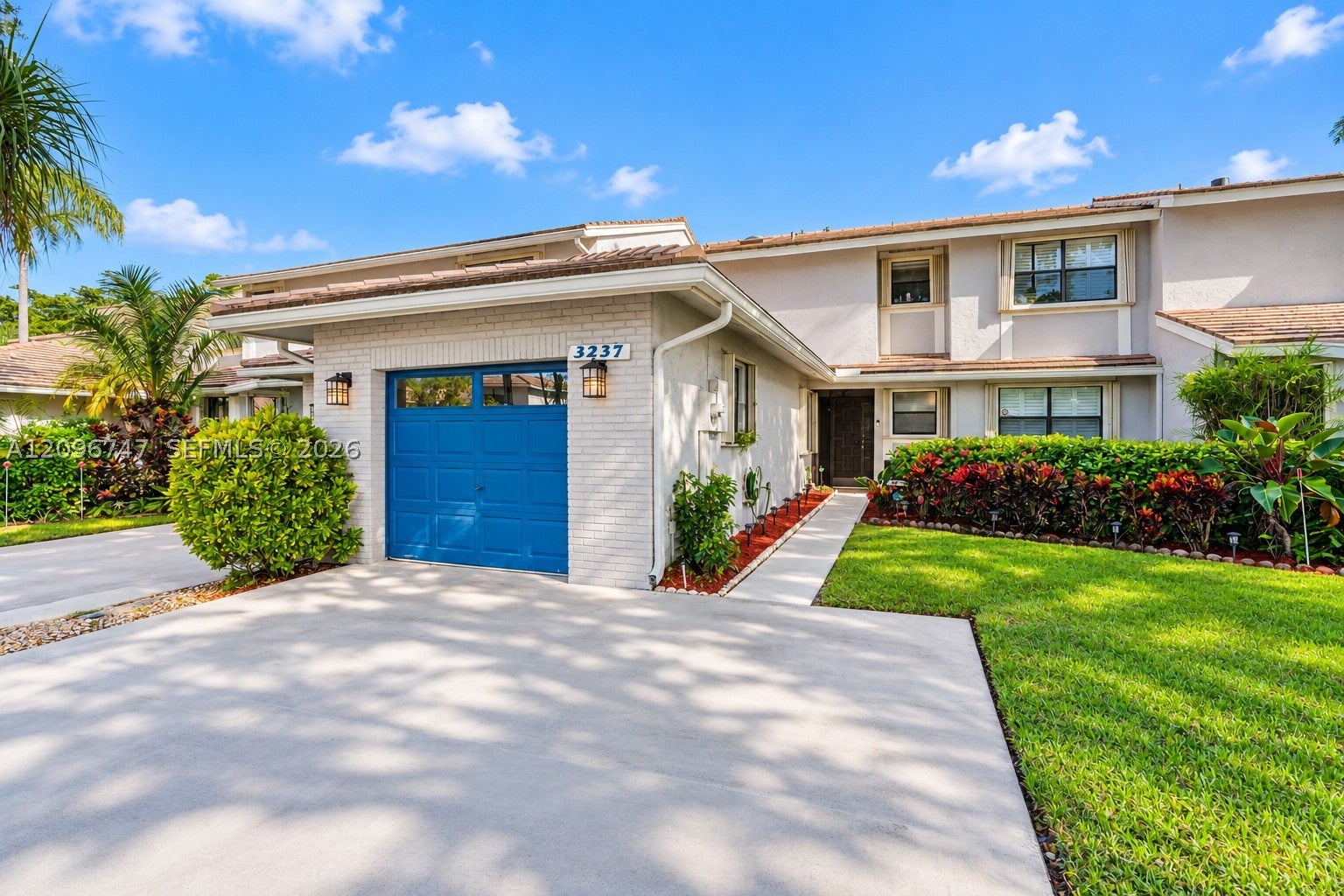 3237 Deer Creek Lake Shore Dr