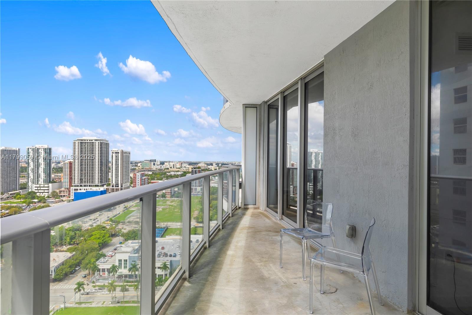 ARIA ON THE BAY CONDO - Residential