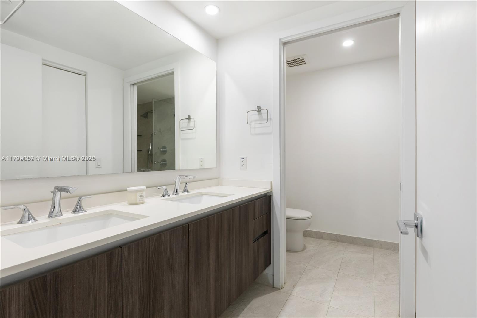 ARIA ON THE BAY CONDO - Residential