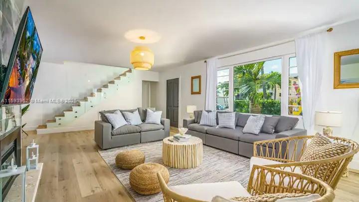 HOLLYWOOD BEACH - Residential