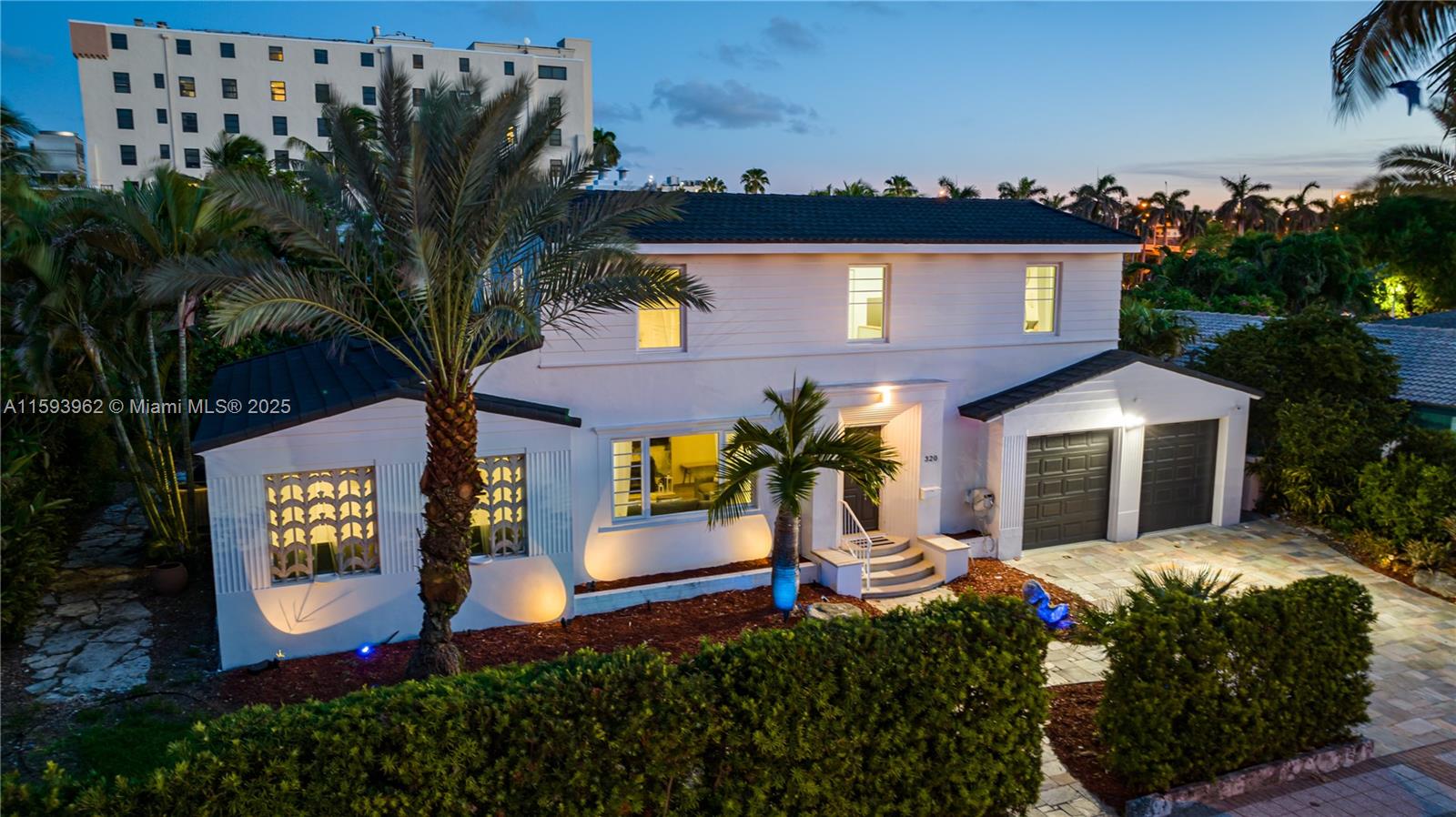 HOLLYWOOD BEACH - Residential