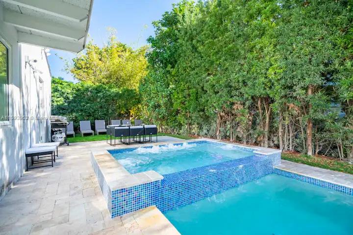 HOLLYWOOD BEACH - Residential