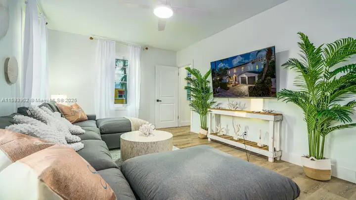HOLLYWOOD BEACH - Residential