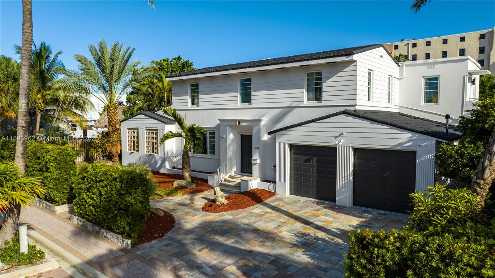 HOLLYWOOD BEACH - Residential