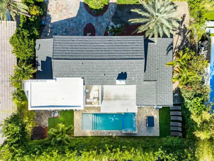 HOLLYWOOD BEACH - Residential
