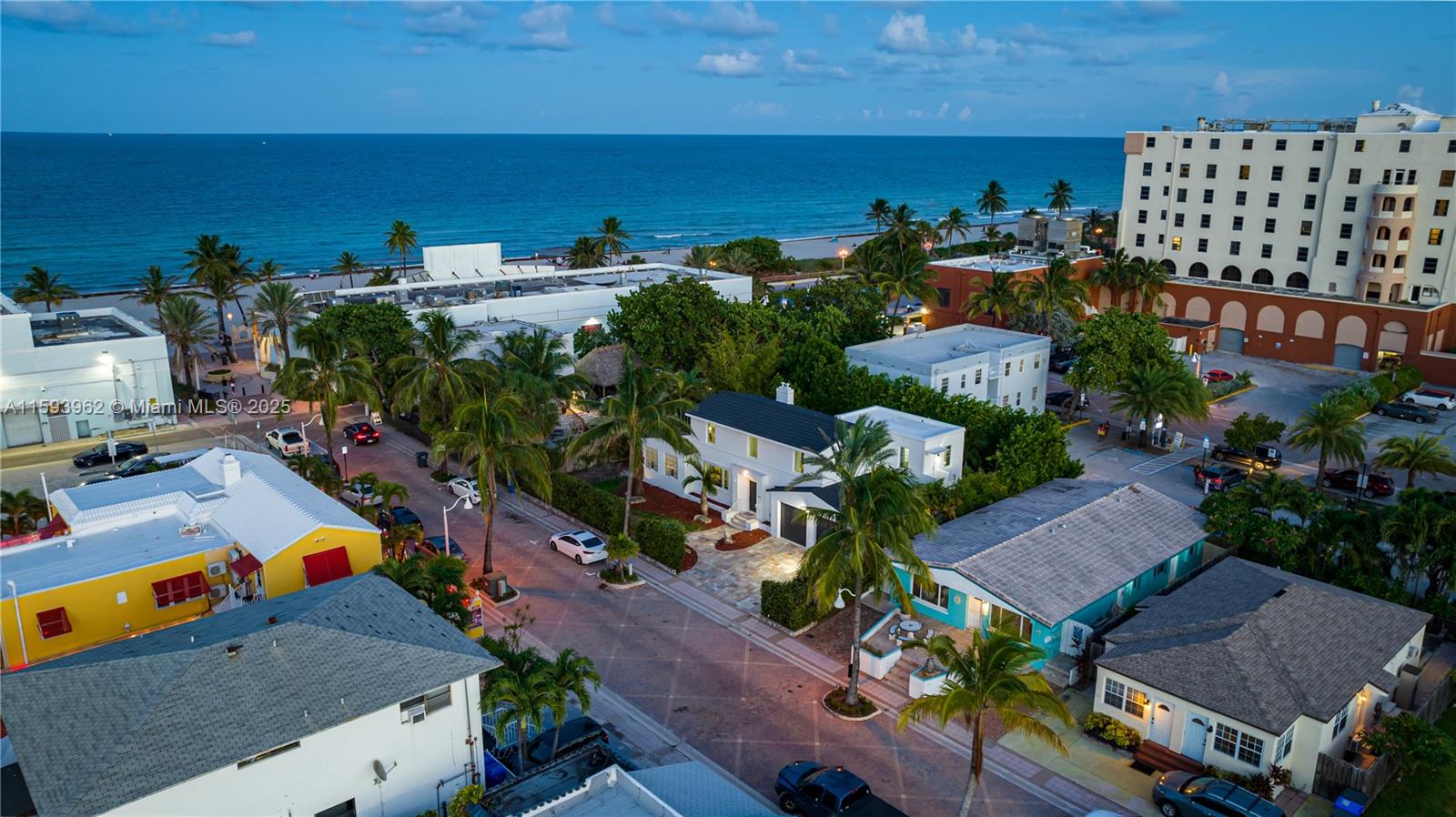HOLLYWOOD BEACH - Residential