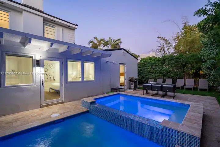 HOLLYWOOD BEACH - Residential