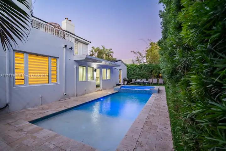 HOLLYWOOD BEACH - Residential