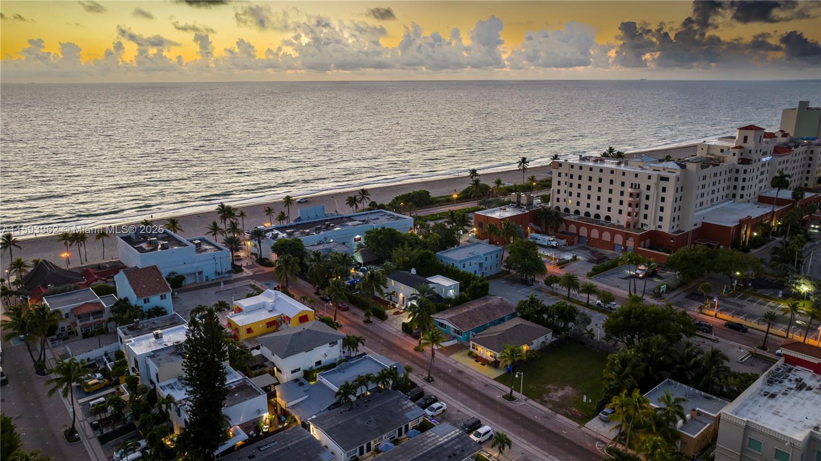 HOLLYWOOD BEACH - Residential