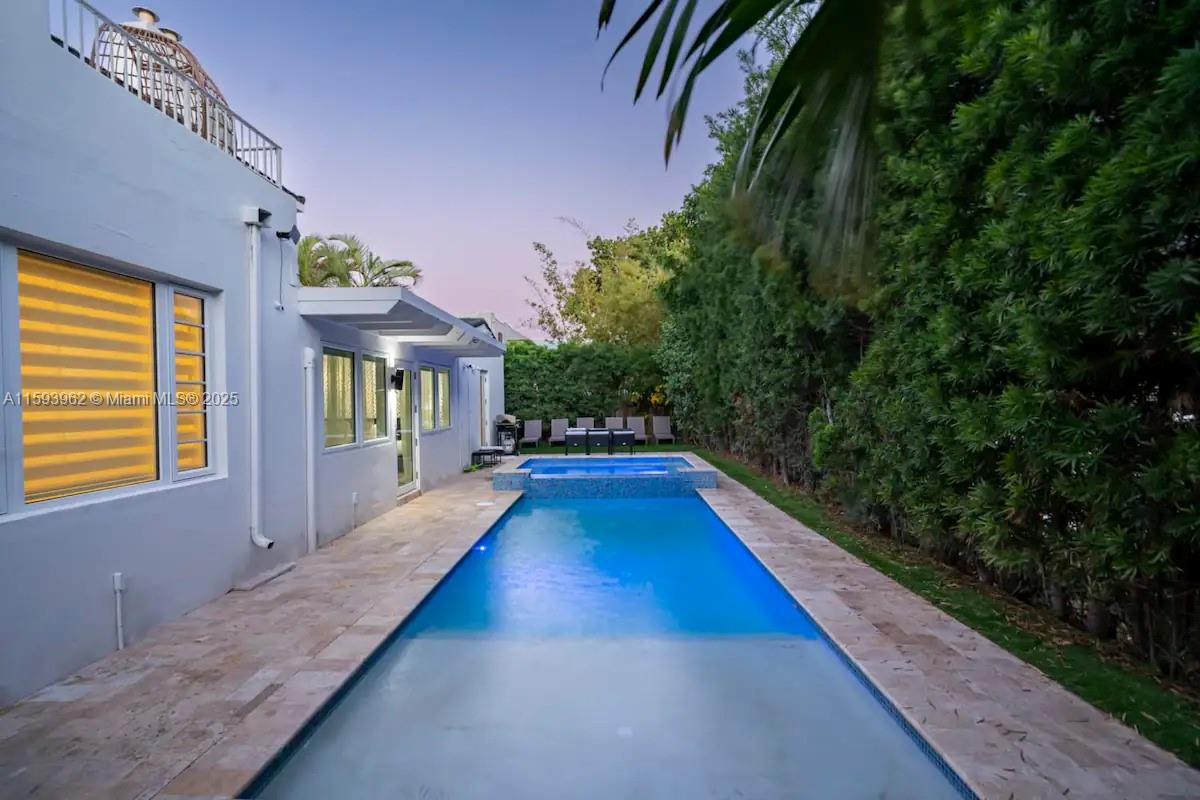 HOLLYWOOD BEACH - Residential
