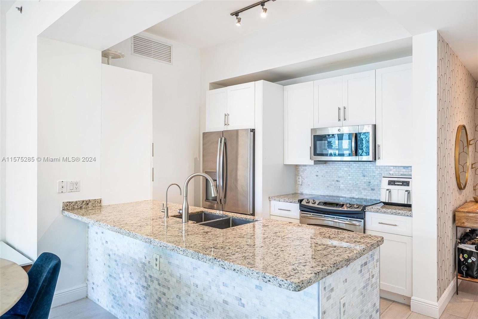 THE PLAZA 901 BRICKELL CO - Residential