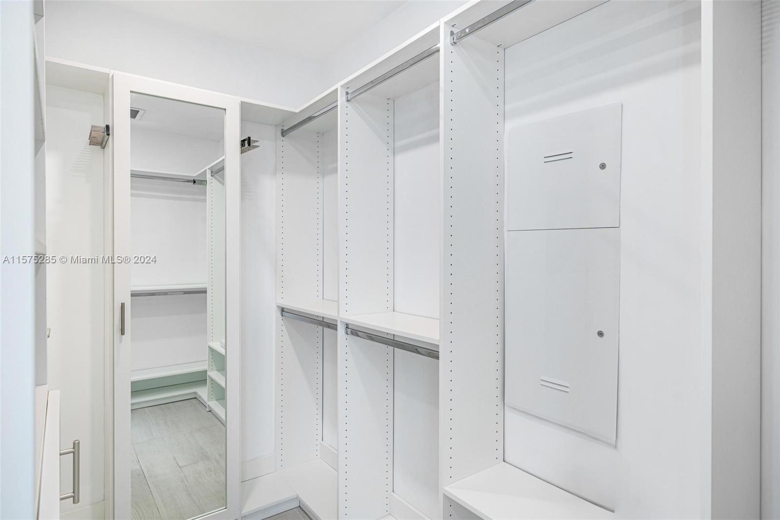 THE PLAZA 901 BRICKELL CO - Residential