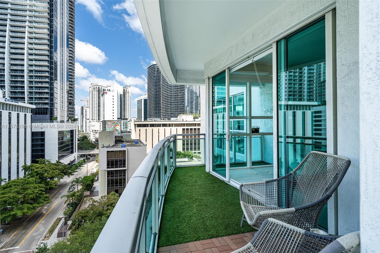 THE PLAZA 901 BRICKELL CO - Residential