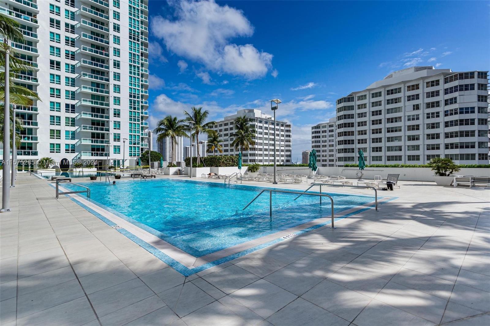 THE PLAZA 901 BRICKELL CO - Residential