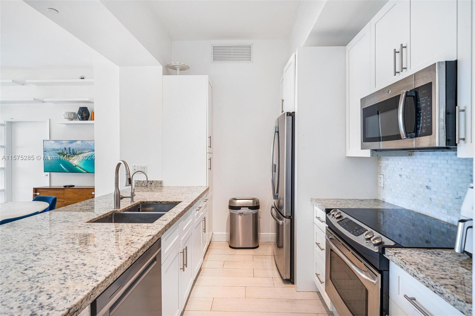 THE PLAZA 901 BRICKELL CO - Residential