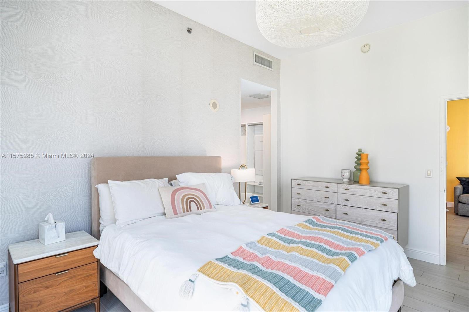 THE PLAZA 901 BRICKELL CO - Residential