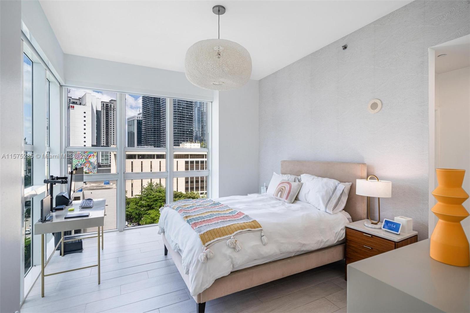 THE PLAZA 901 BRICKELL CO - Residential