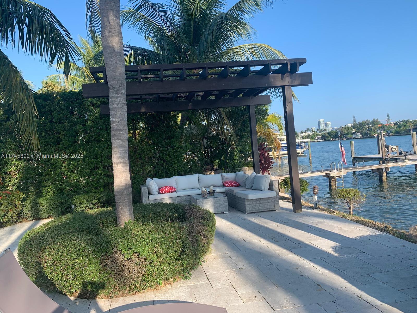 BISCAYNE POINT - Residential