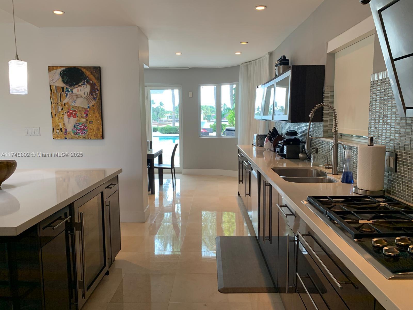 BISCAYNE POINT - Residential